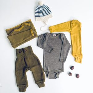 Babykleider Naturmaterial Outfit Herbst